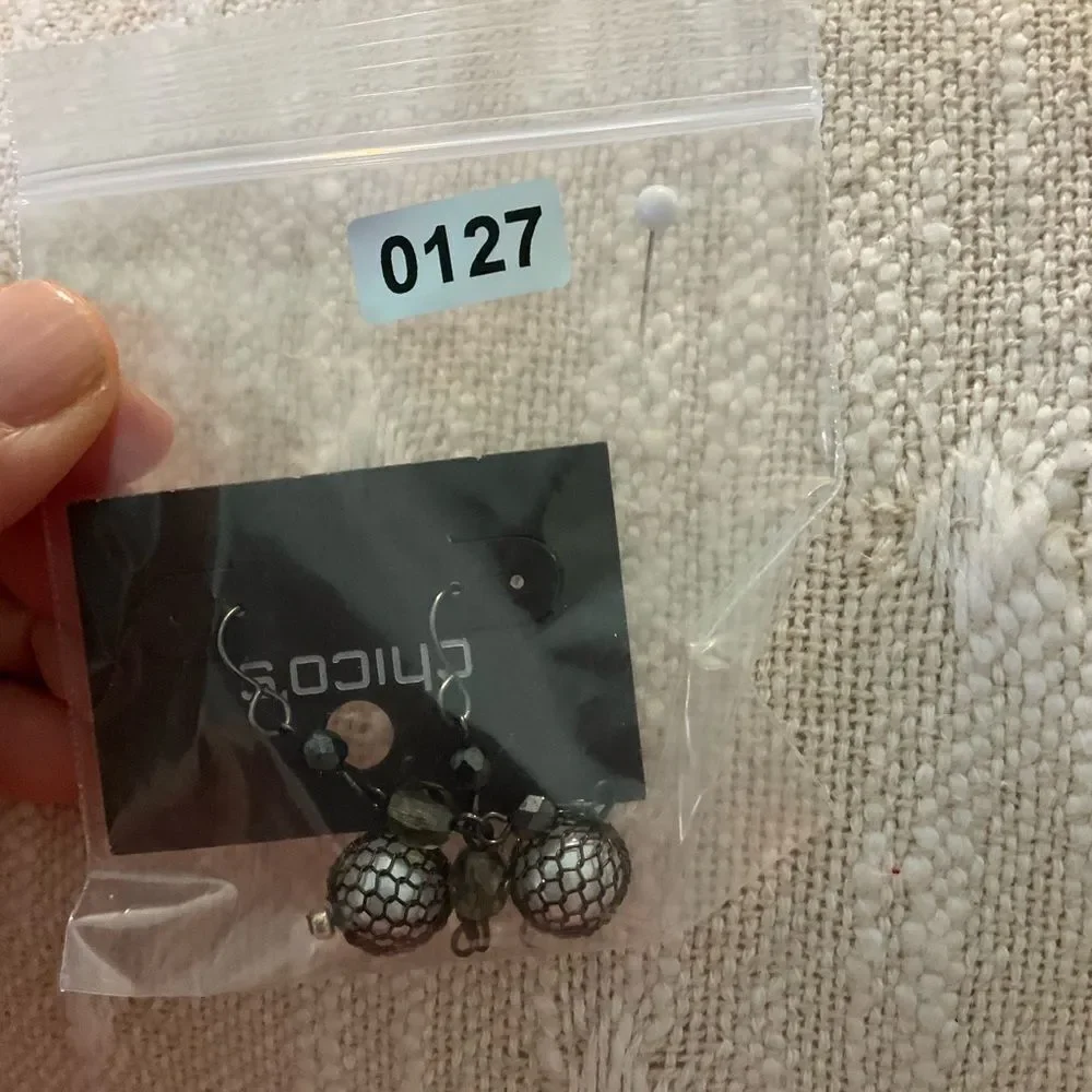 0127-Chico's‎ Silver and Black Dangle Earrings